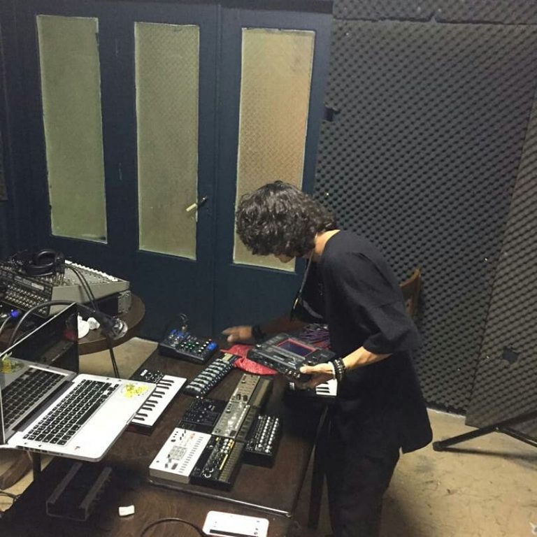 Kasra 4k7 packing up